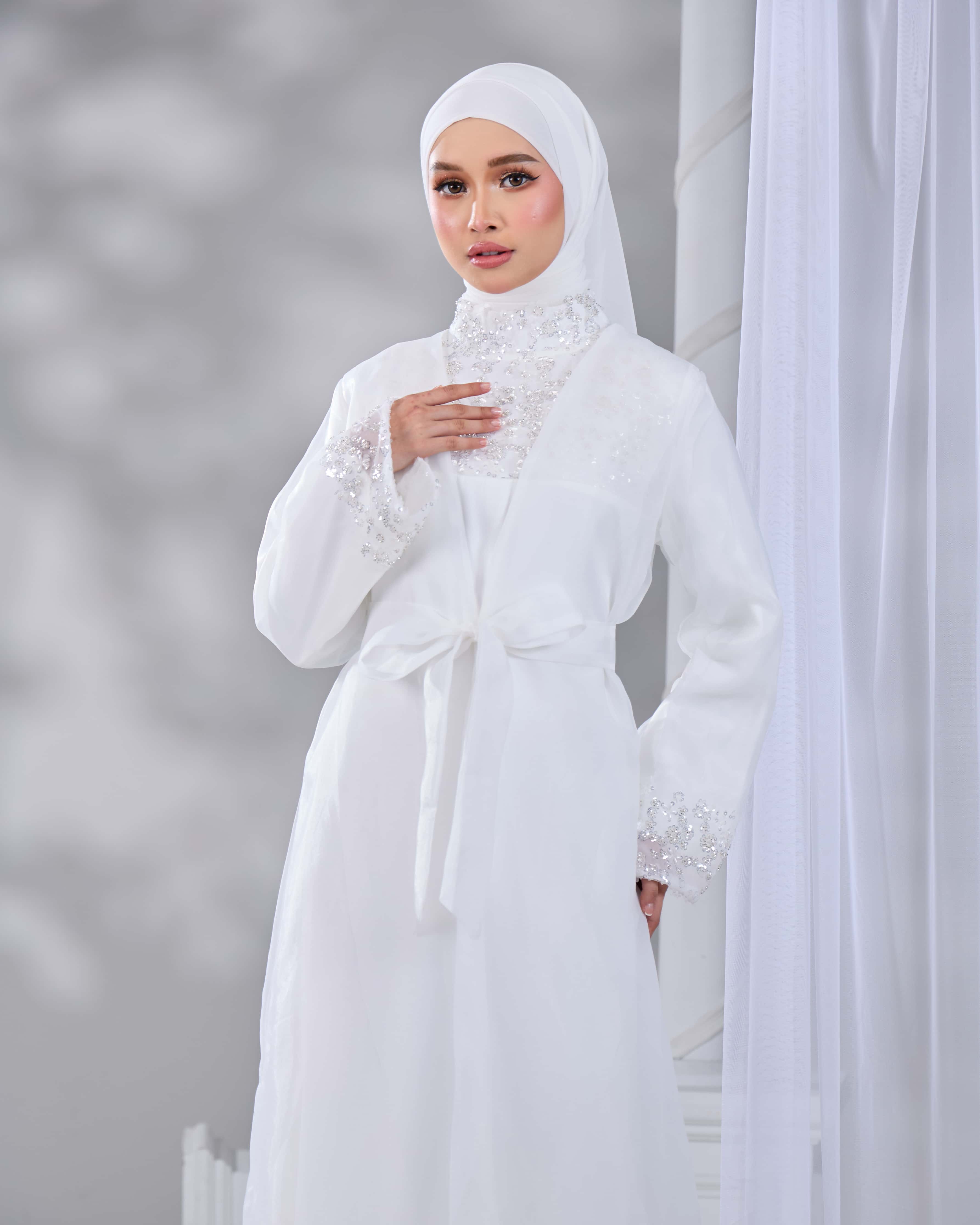 MALIKA ABAYA PETITE (OFF WHITE) - Image 12
