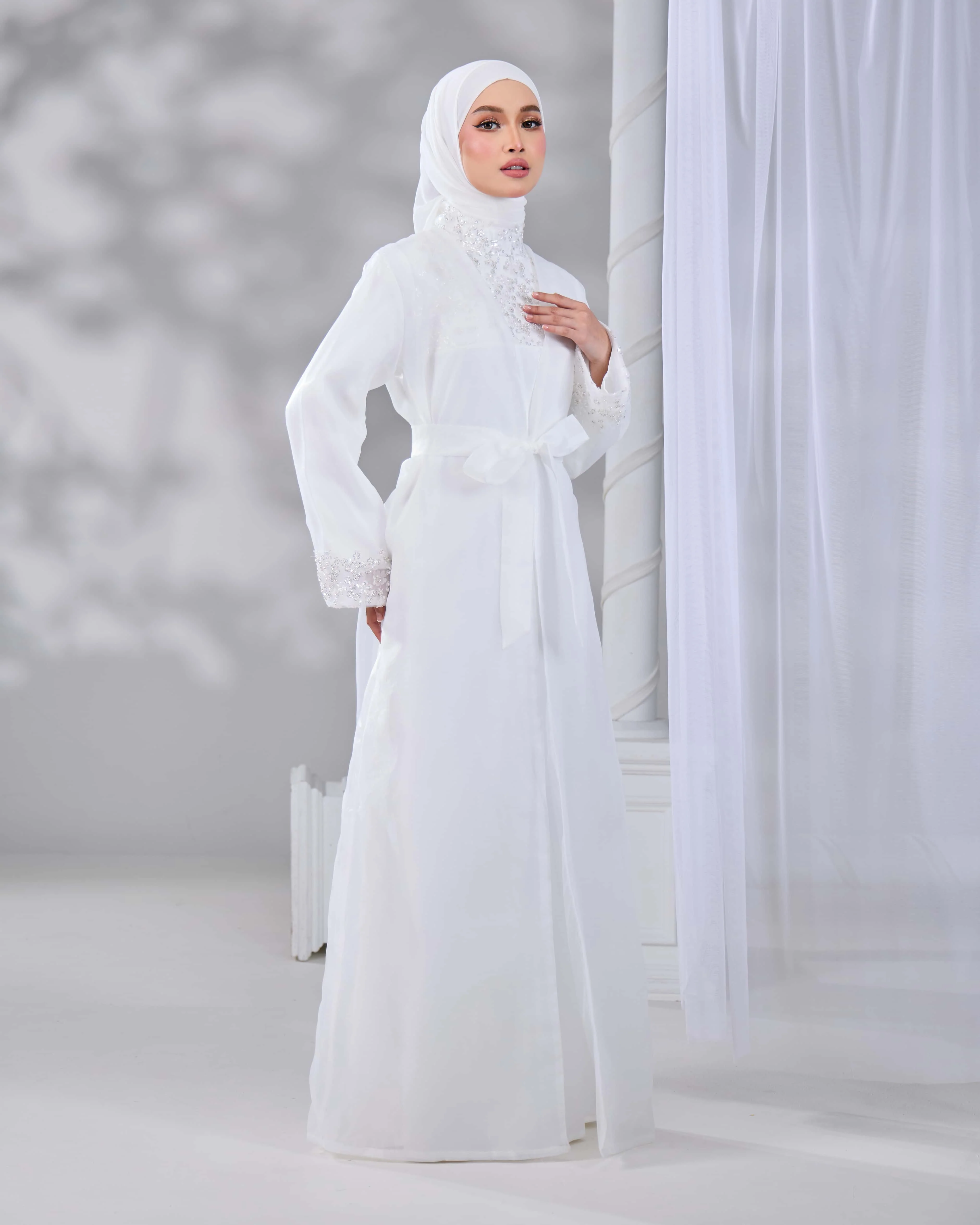 MALIKA ABAYA PETITE (OFF WHITE) - Image 8