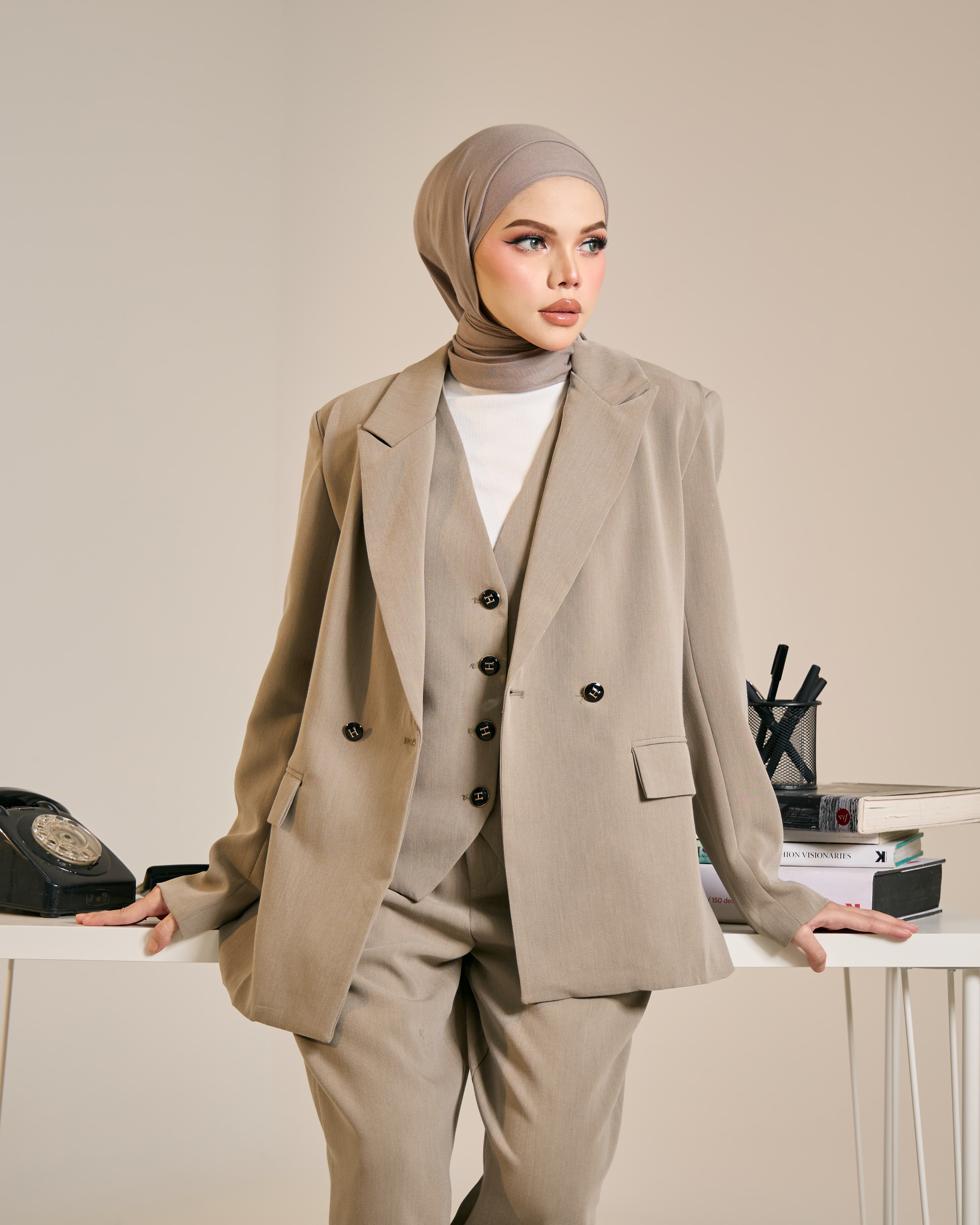 NYRA BLAZER (GREY) - Image 3